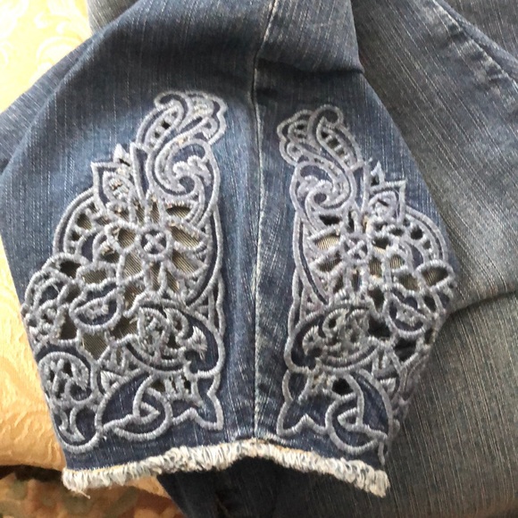 Cut out emblem Denim jeans - Picture 3 of 6